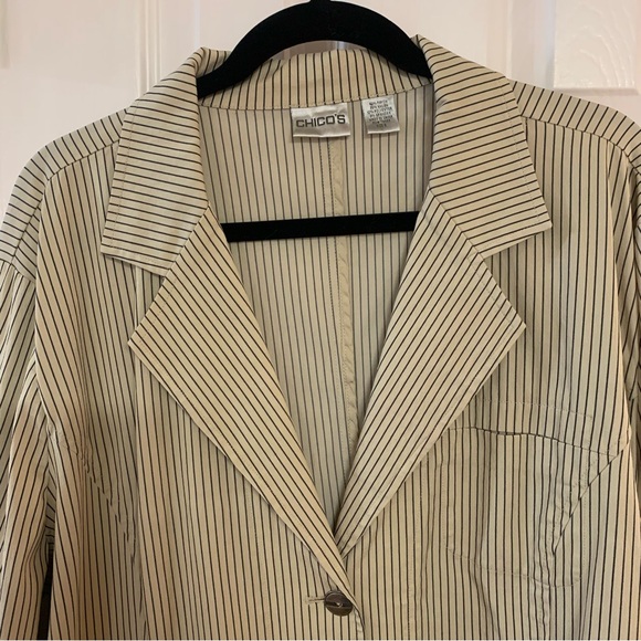 Large or 16 18 stripped Chico’s blazer jacket. Buttons. - Picture 8 of 10